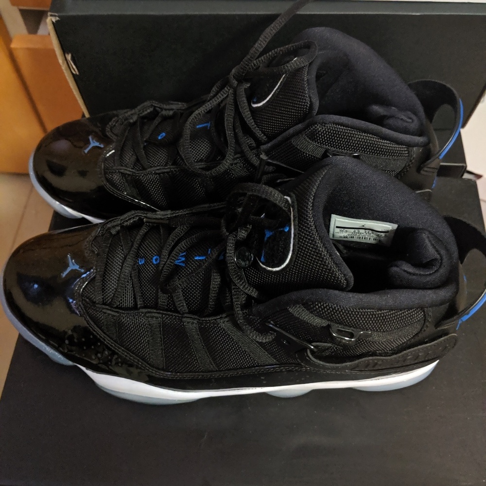 Shoes - Picture 2 of 4